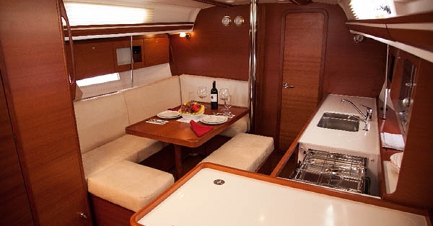 Dufour 375 GL (puerto Gocek)